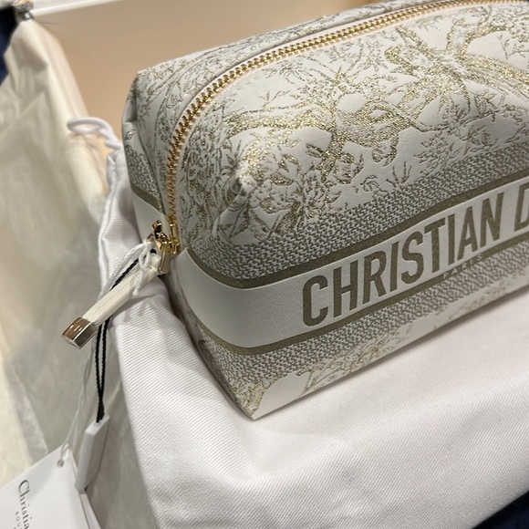Christian Dior Diortravel Beauty Pouch - Picture 2 of 14